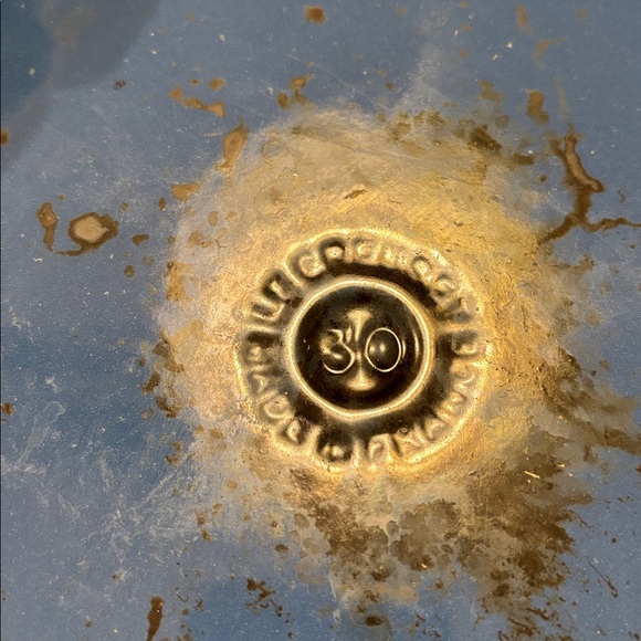 Le Creuset enameled cast iron skillet - Picture 6 of 6